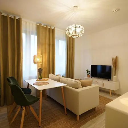 Dein Flughafen Messe Nahe Duesseldorf 2 Апартаменты